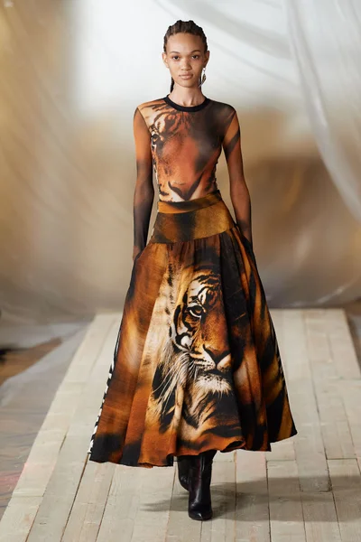 Look 7